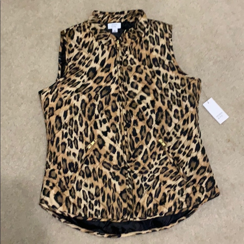 Leopard print vest